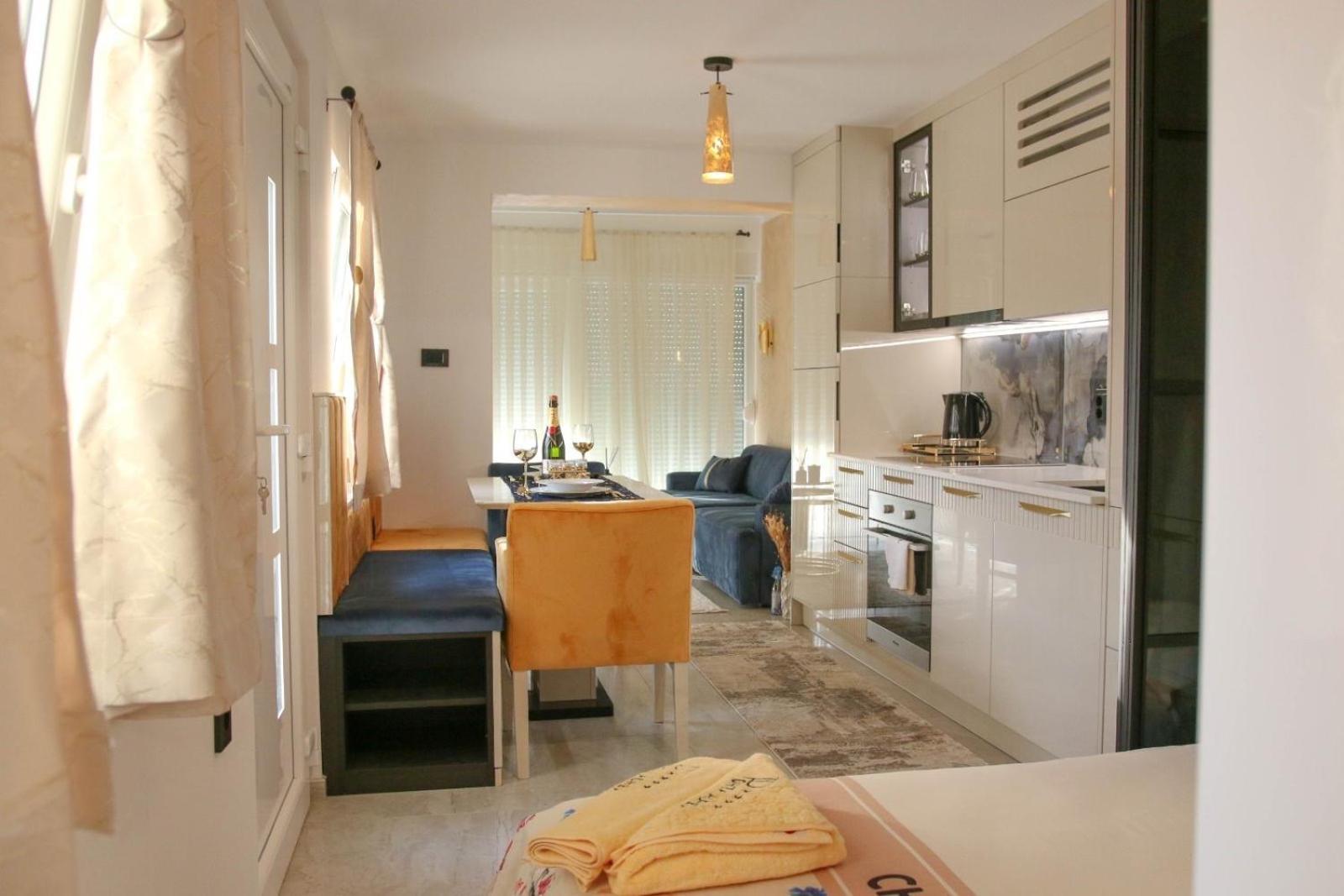 Porta Aurea Nasice Apartment ภายนอก รูปภาพ